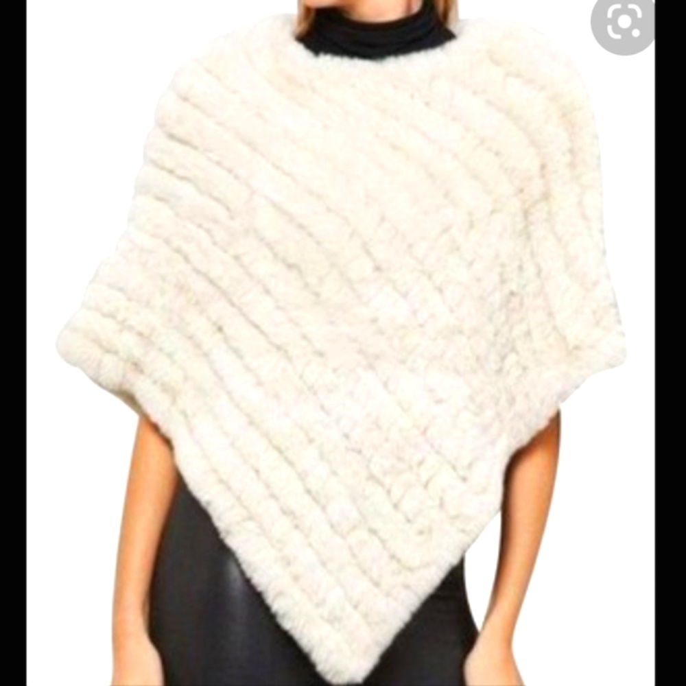 Laundry by Shelli Segal Faux Fur Slip Over Capelet, Poncho, Soft White, OS, NWT